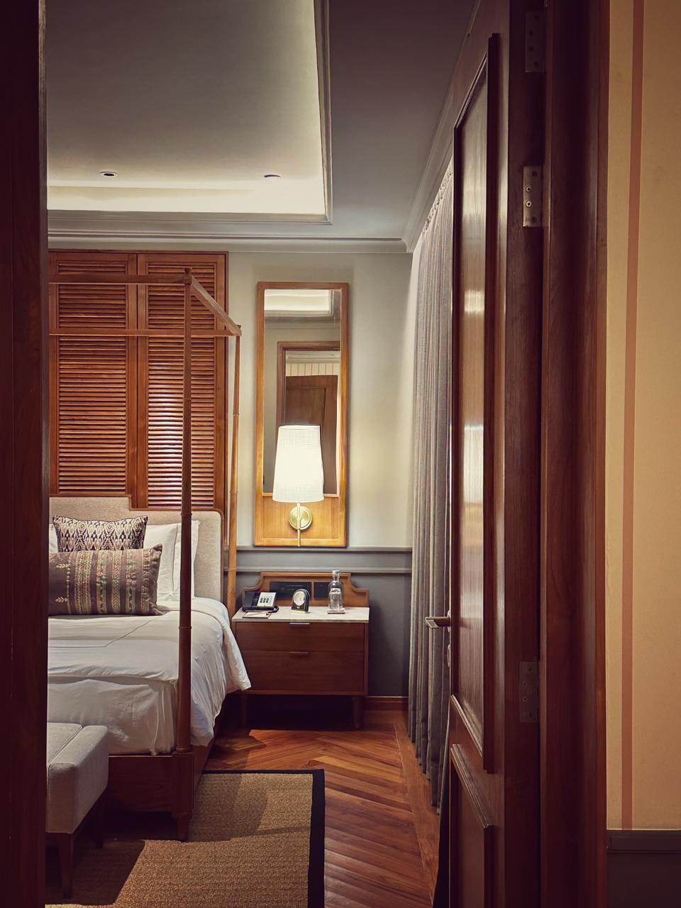 Guest suite framed by timber joinery
